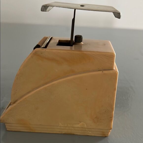 Vintage Postal Scale Petite Pelouze H 4 in L 4 in W 2 in - Picture 6 of 7